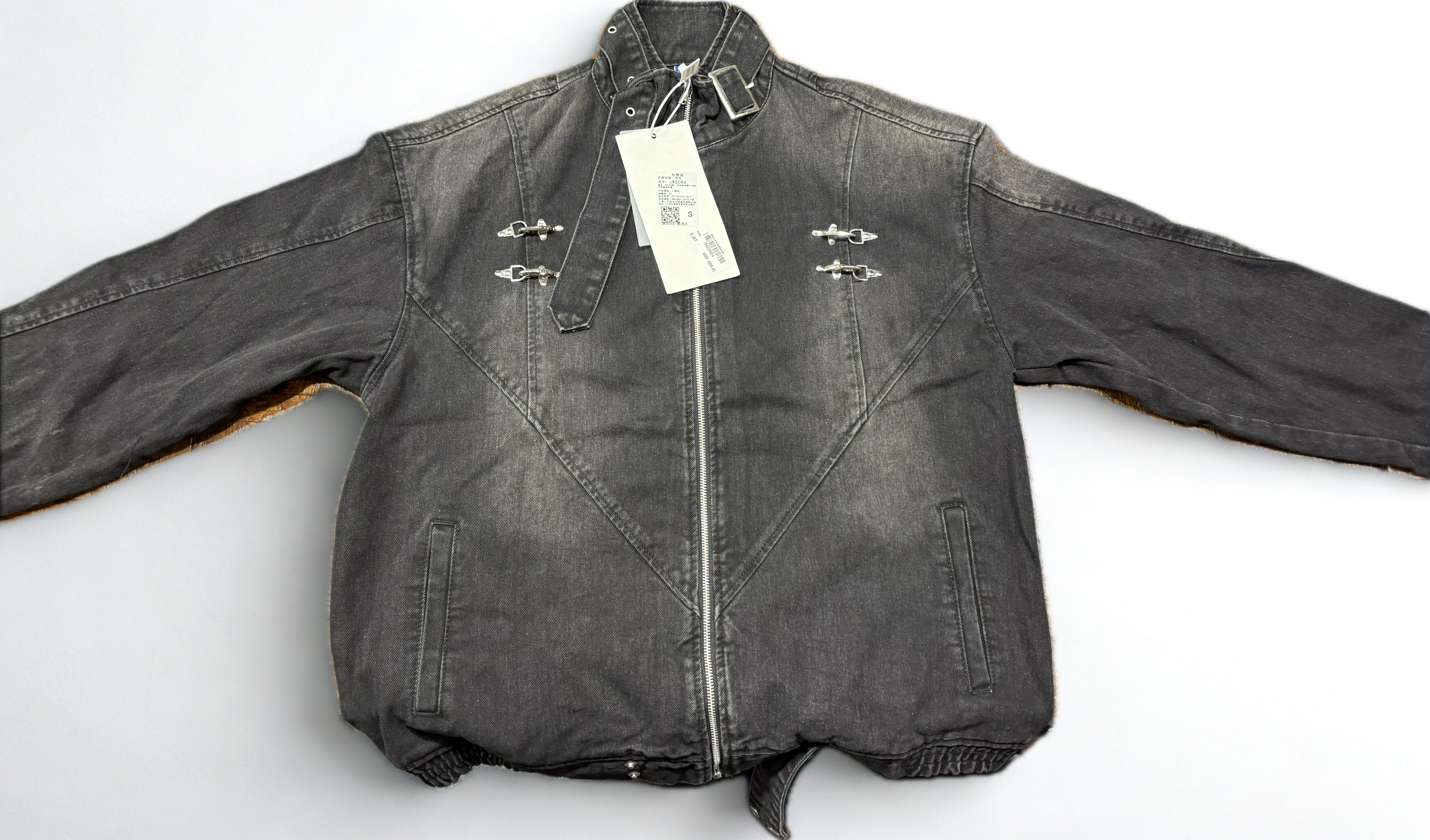 BLACK DENIM HEAVYWEIGHT JACKET - flat lay