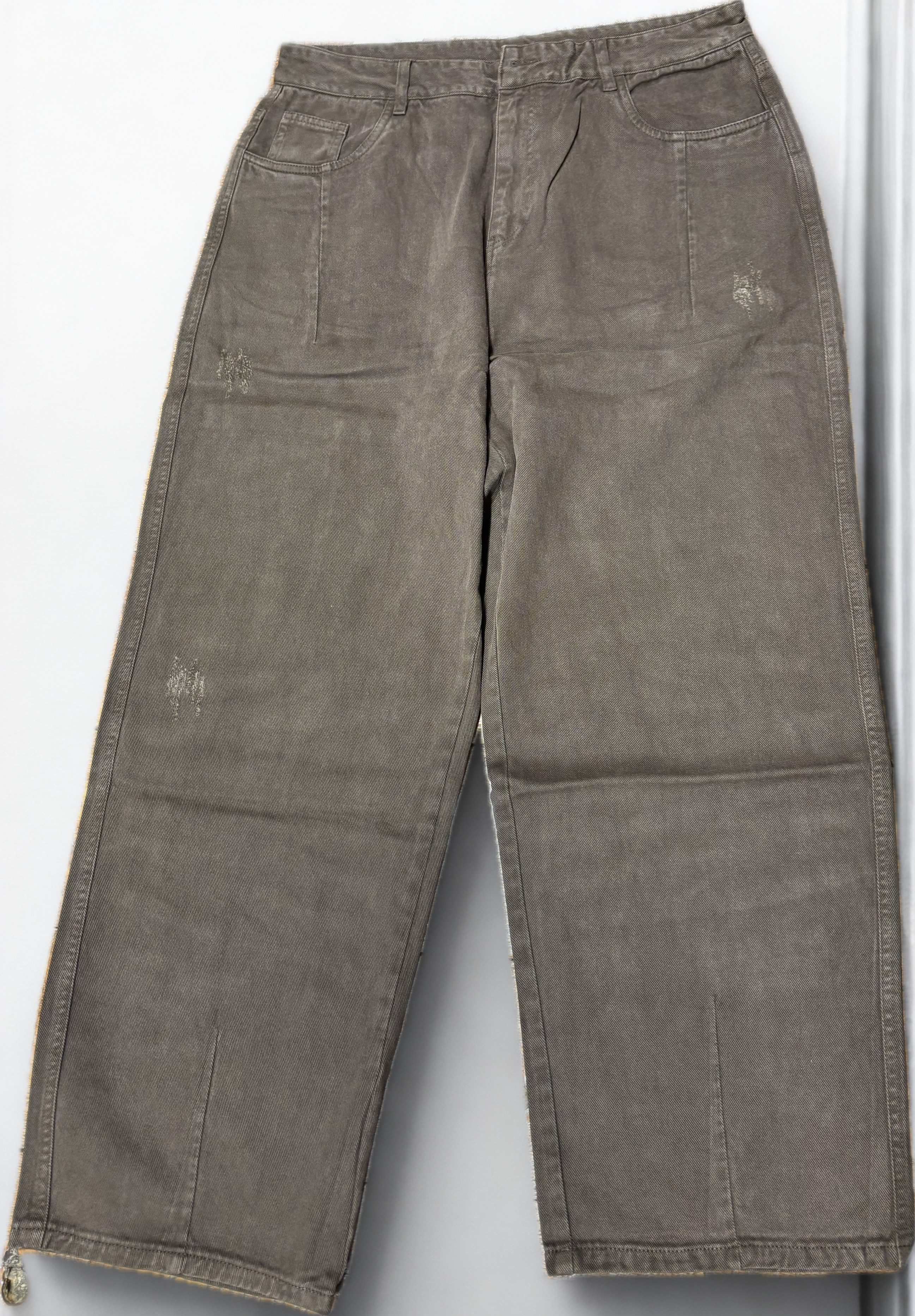 OVERSIZED BAGGY DESERT TAN JEANS - flat lay